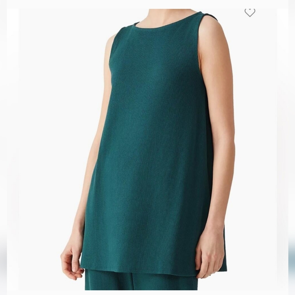 Tunic with side slits